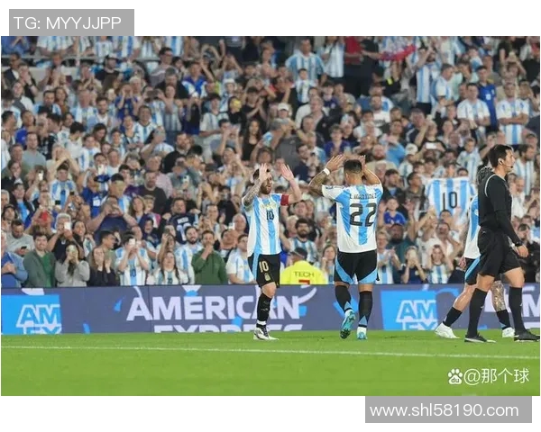 梅西回到巴塞罗那训练，球迷集体欢呼：终于等到你！