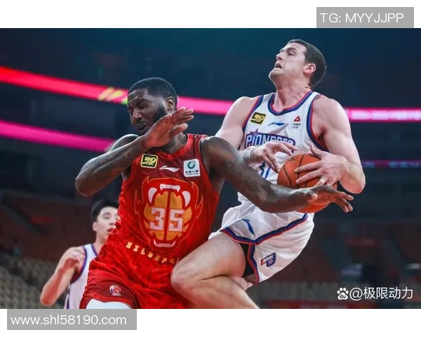 世预选激战美国队迎战巴拿马队争夺晋级名额的关键之战 世预选激战美国队迎战巴拿马队争夺晋级名额的关键之战